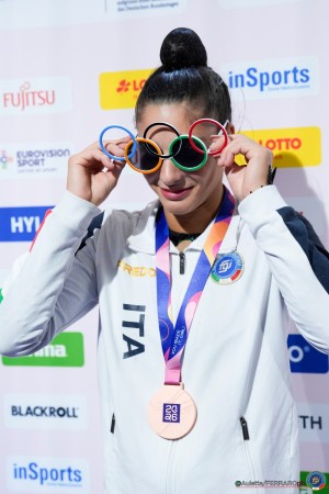 rg wch26 f aa award raffaeli sofia ita   joe1222 auletta ferraro ph