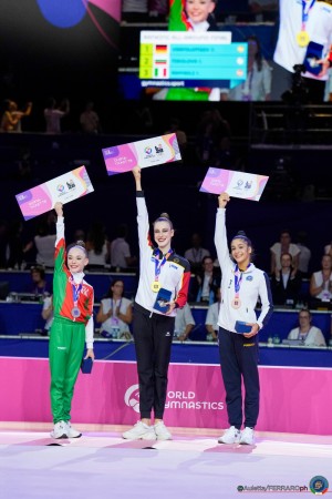 rg wch26 f aa award raffaeli sofia ita nikolova stiliana bul varfolomeev darja ger   joe1079 auletta ferraro ph