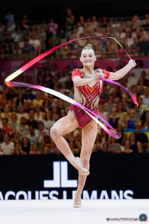 rg wch26 f aa dragas tara ita   joe1219 auletta ferraro ph