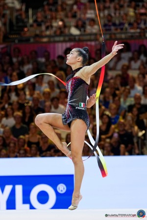 rg wch26 f aa raffaeli sofia ita   joe8531 auletta ferraro ph