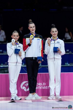 rg wch26 f app award varfolomeev darja ger borisova mariia rus ilteriakova sofiia rus   joe0132 auletta ferraro ph