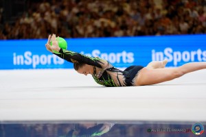 rg wch26 f app dragas tara ita   joe8686 auletta ferraro ph