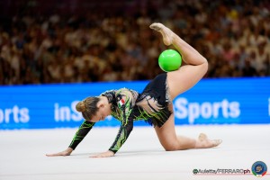 rg wch26 f app dragas tara ita   joe8703 auletta ferraro ph