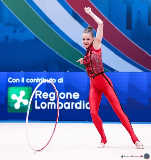 f hoop onofriichuk taisiia ukr sfe05962 copia simone ferraro ph