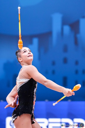 q raffaeli sofia ita sfe01225 copia simone ferraro ph