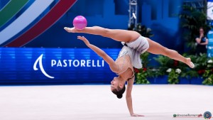 q raffaeli sofia ita sfe01646 copia simone ferraro ph
