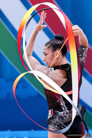 q raffaeli sofia ita sfe07705 copia simone ferraro ph