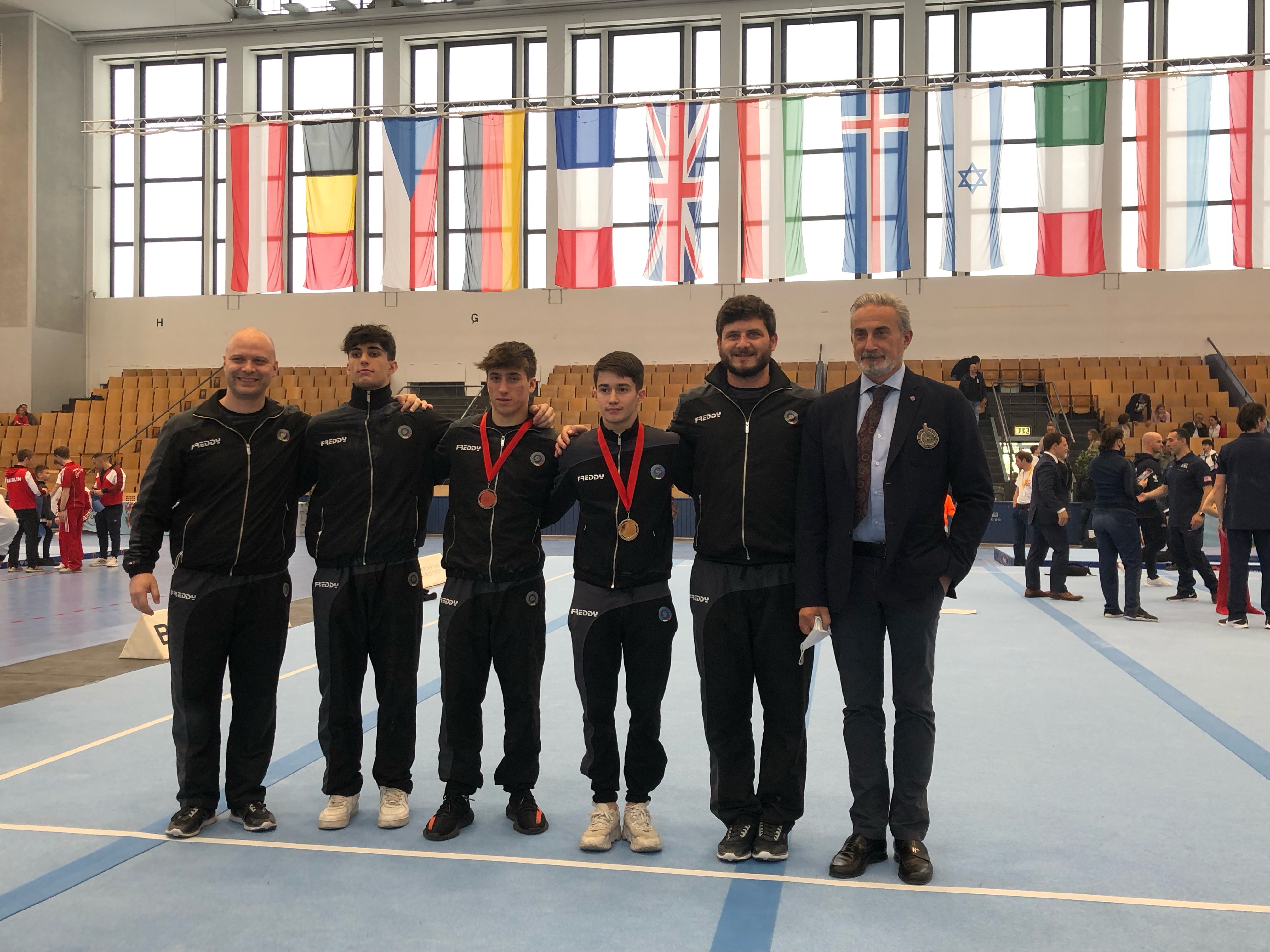 Fédération italienne de gymnastique – Berlin – Argent et bronze pour Zuliani et Tomei à l’International Junior Team Cup.