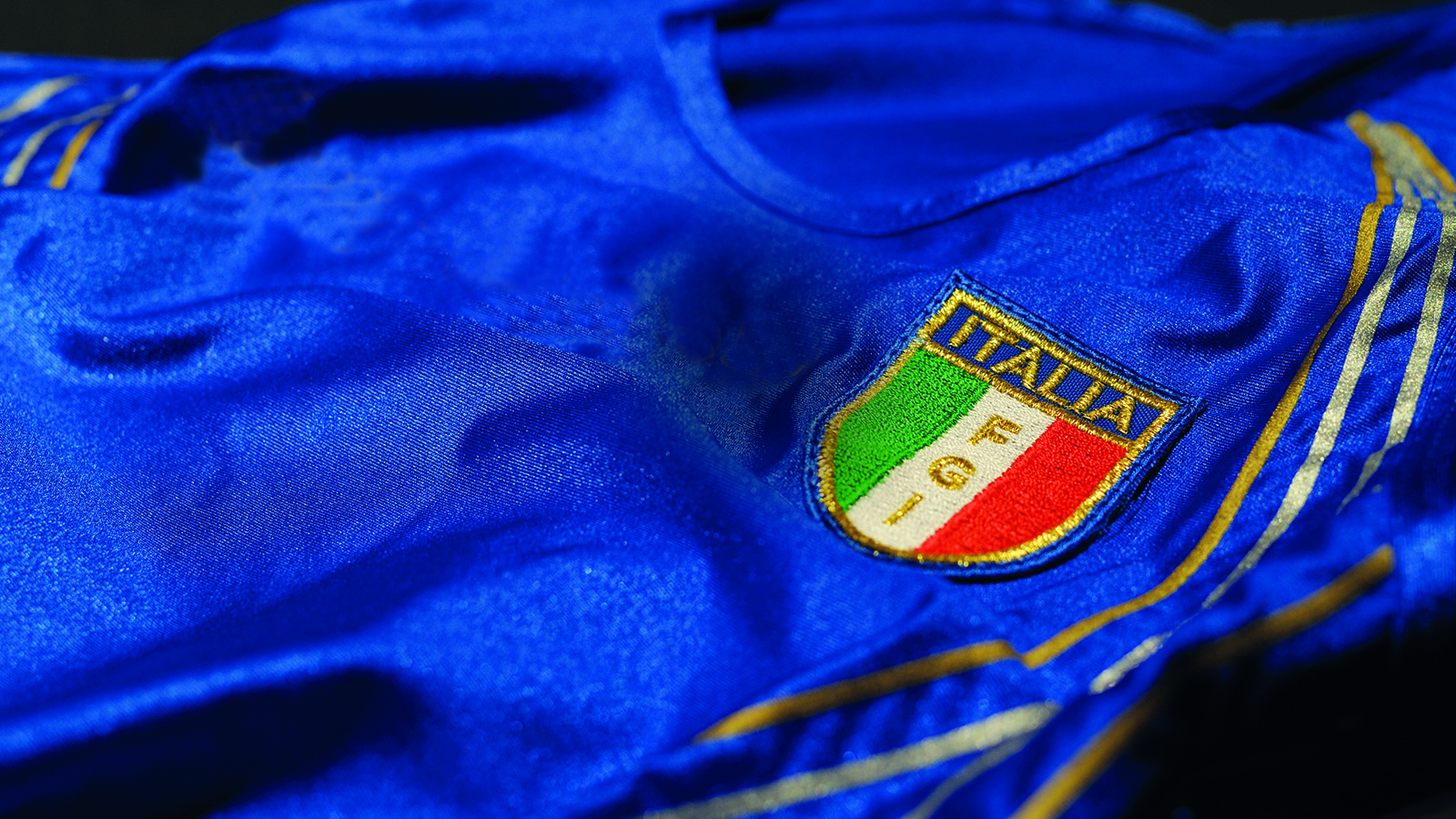 magliaazzurra-2025